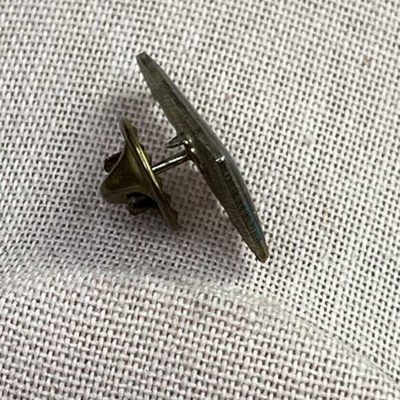 Vintage Delaware Souvenir Pin Lapel Hat Jacket Enamel Blue Landmarks - Picture 4 of 4